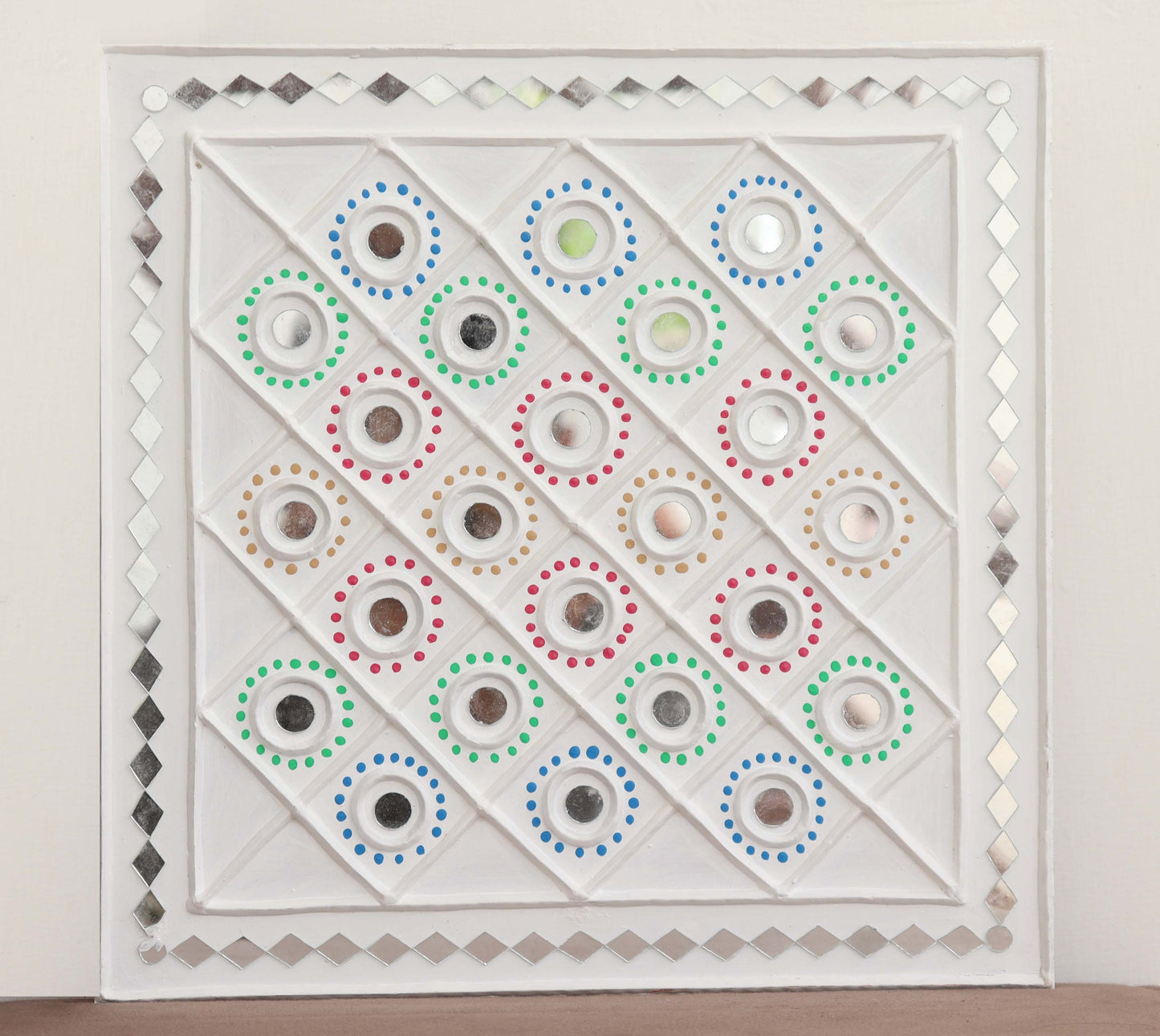 Classic Lipan Art frame in White